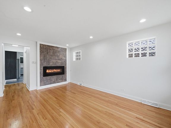 4th image of 15505 Drexel Ave