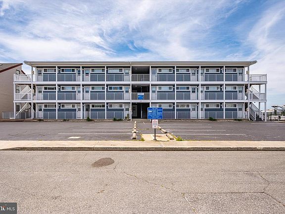5th image of 225 26th St Unit 11