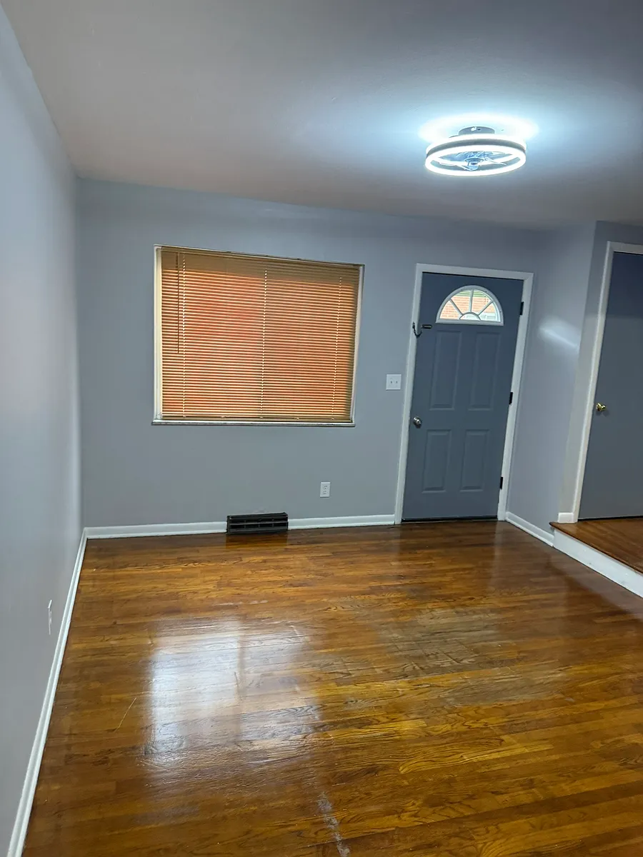 Photo 2 of 33 - 905 N Meadows Ct #D - Columbus, OH Building Photo - 905 N Meadows Ct #D