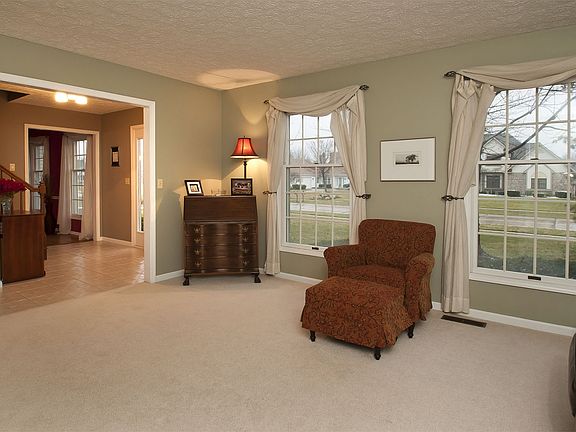 3rd image of 32290 Country Club Dr