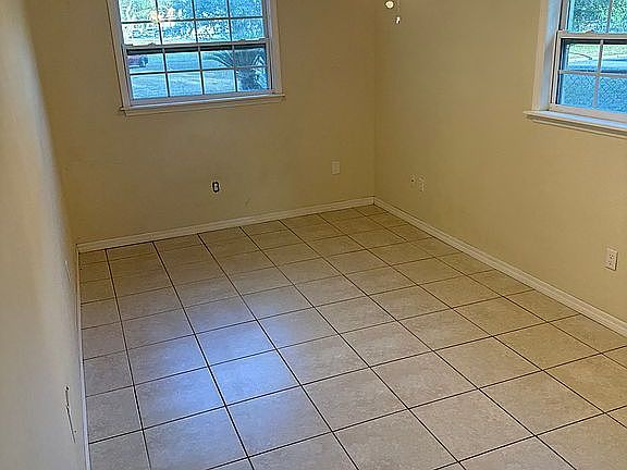 5th image of 228 Spring St