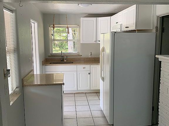 4th image of 104 Hester Ave