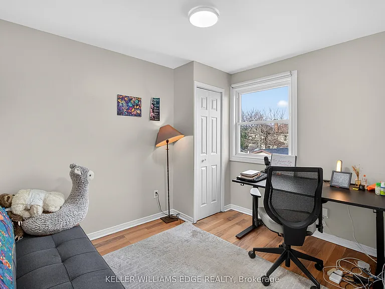 209 Glendale Ave N — Photo 21
