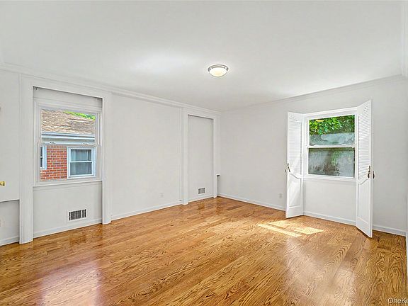 3rd image of 71-11 169th Street
