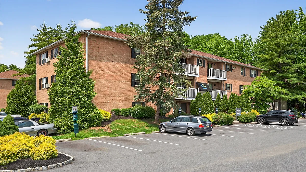 Building Photo - Waters Edge Apartments