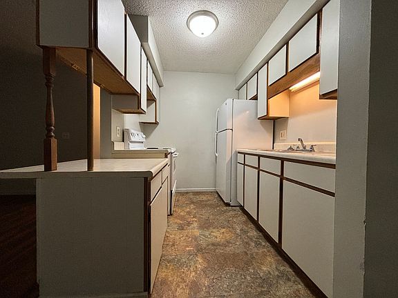 3rd image of 1602 Brookside St #324