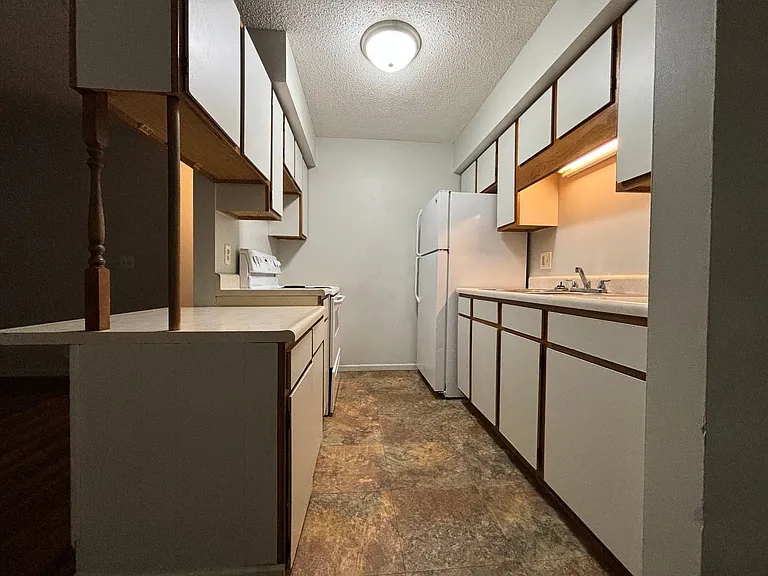 Brookside Apartments — Photo 15