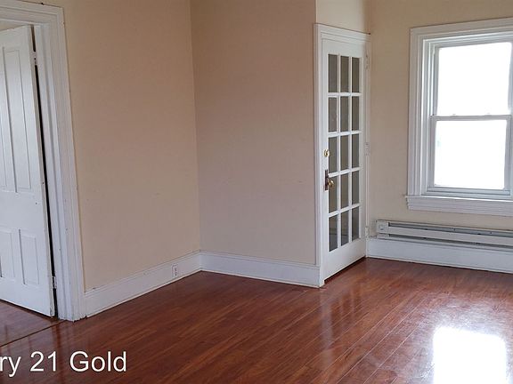 3rd image of 30 N Franklin St #2
