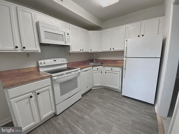 5th image of 2007 Key Blvd APT 586