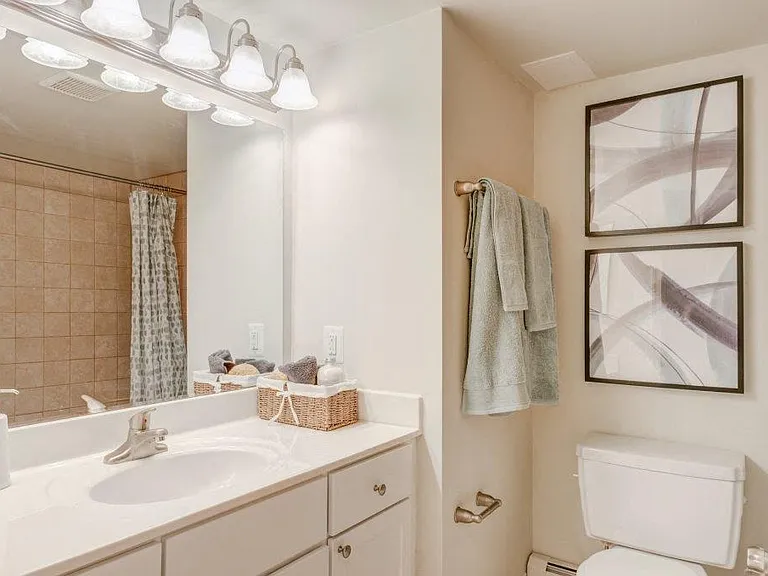 Stonegate at Devon Apartment Homes — Photo 9