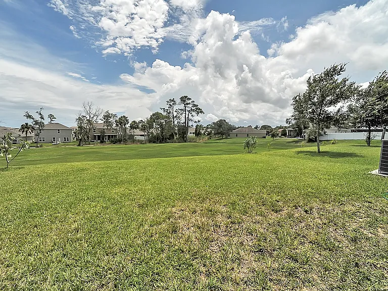 553 Hollow Glen Dr — Photo 18