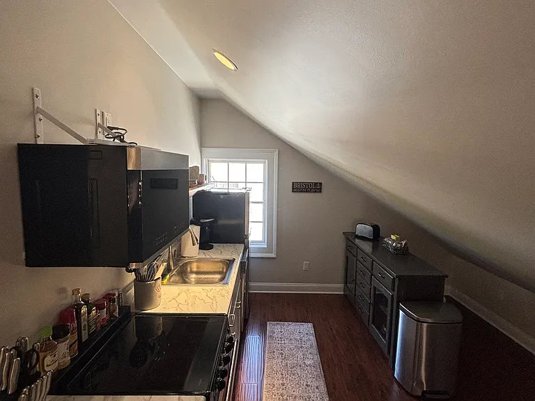 409 Hope St #3 — Photo 13