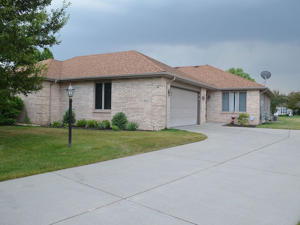 1st image of 401 Hidden Oak Dr