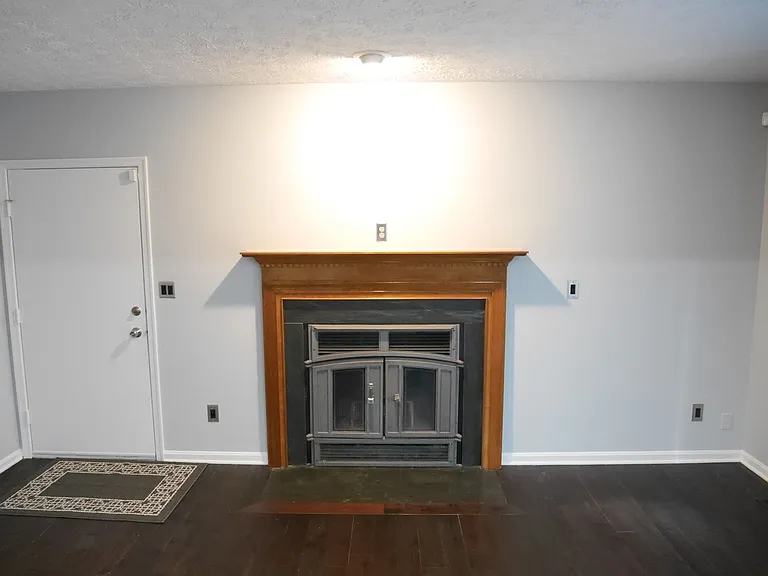 13706 Primrose Ct — Photo 6