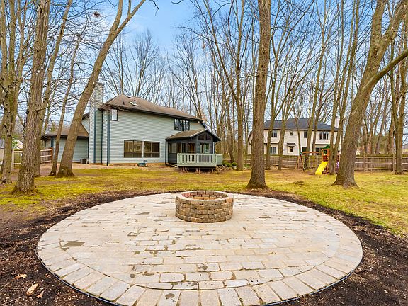 2nd image of 5363 Four Seasons Dr