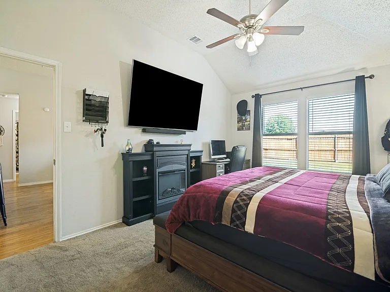 1109 Alexandria Dr — Photo 14