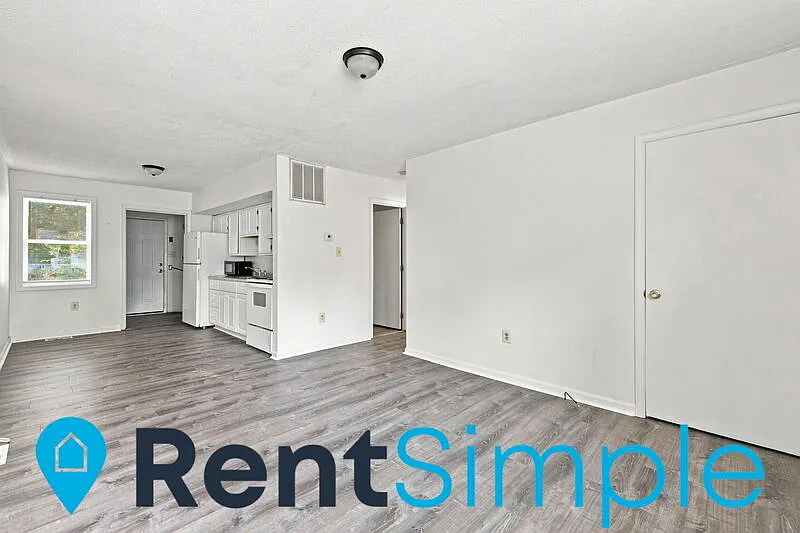 2 bed, 1.0 bath, 1100 sqft, $1,045 — Photo 3