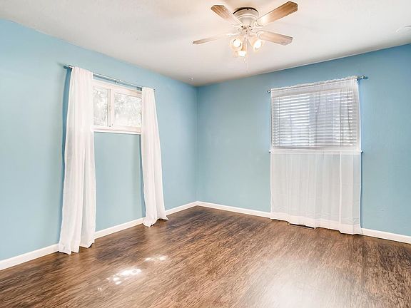 5th image of 4732 Amelia Dr