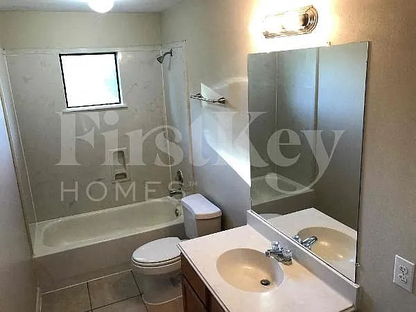 2920 La Estancia Ln — Photo 13