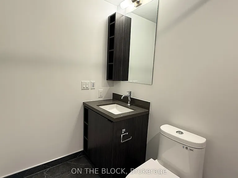 252 Church St #Penthouse 17 — Photo 10