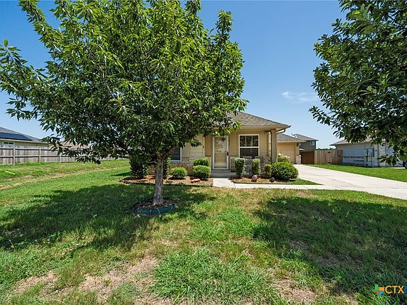 3rd image of 1017 Stewart Dr