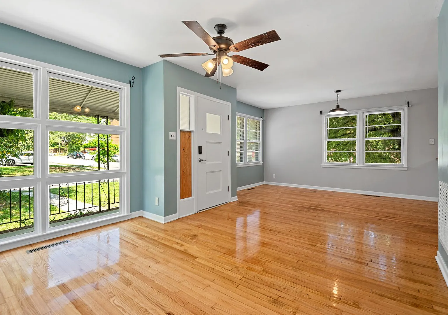 Spacious Home Near Downtown Durham! — Photo 4