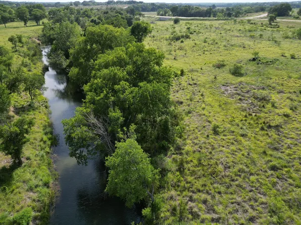 33 Serenity Dr, Bertram, TX 78605