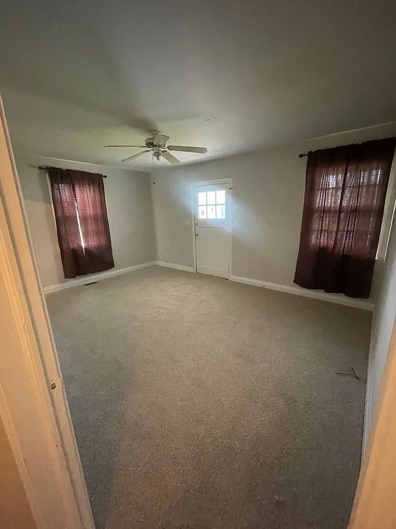 1115 Arrington Avenue — Photo 3