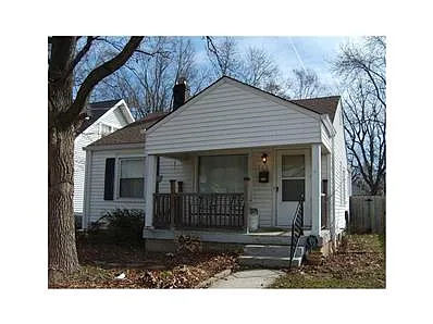 1823 Sharon Ave photo 1