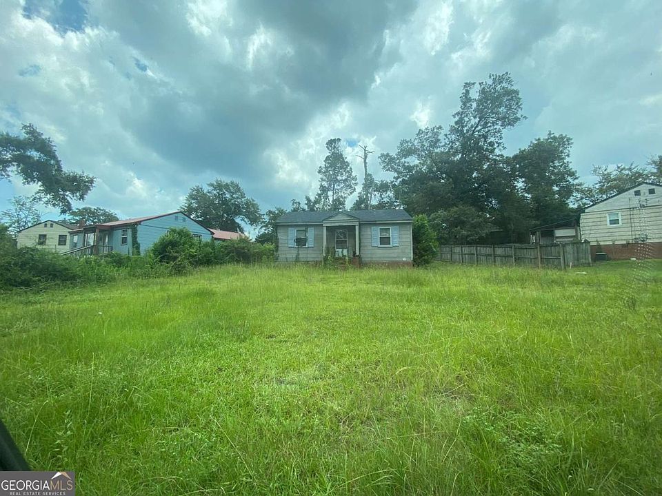 2nd image of 2344 Henry Cir