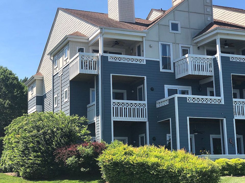 2nd image of 18797 Vineyard Point Ln #3
