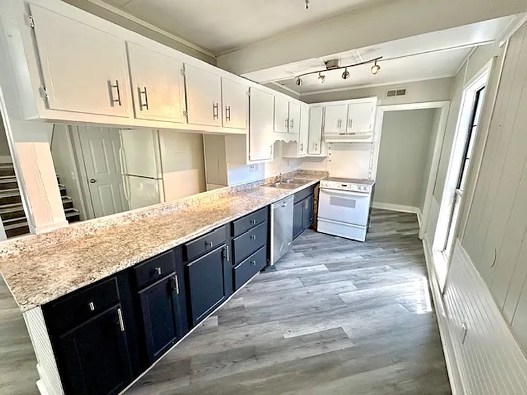 4216 Chalet Cir NW — Photo 5