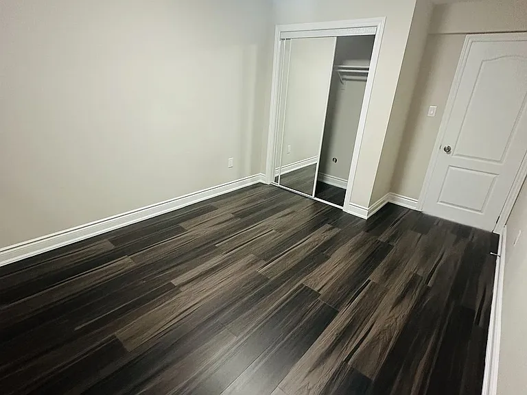 305 Sedgewood St — Photo 9