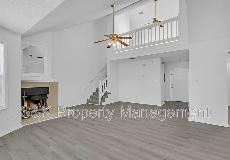 517 Mary Robert Ln #1 — Photo 8