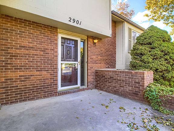 3rd image of 2901 Brookwood Dr