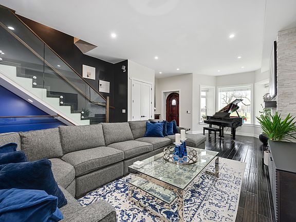 3rd image of 3714 S King Dr
