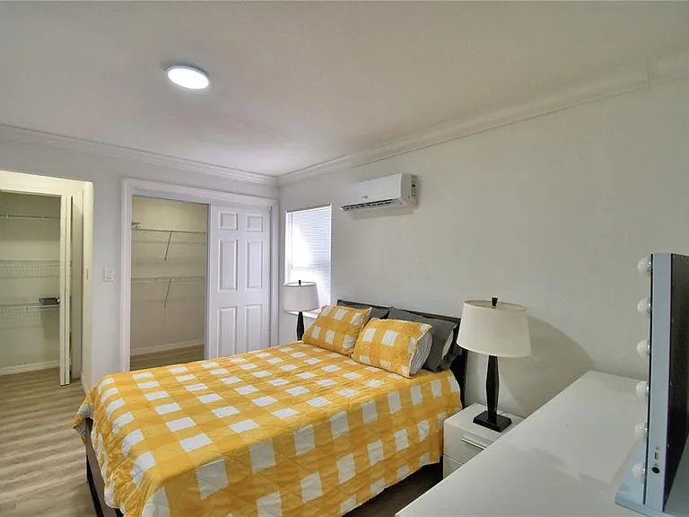 2405 Roslyn Ln #C — Photo 20