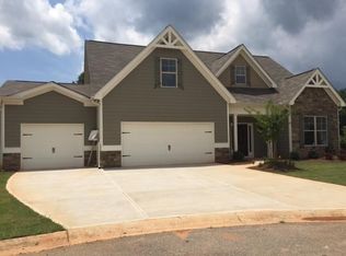 304 Red Cap Cir, Jefferson, GA 30549