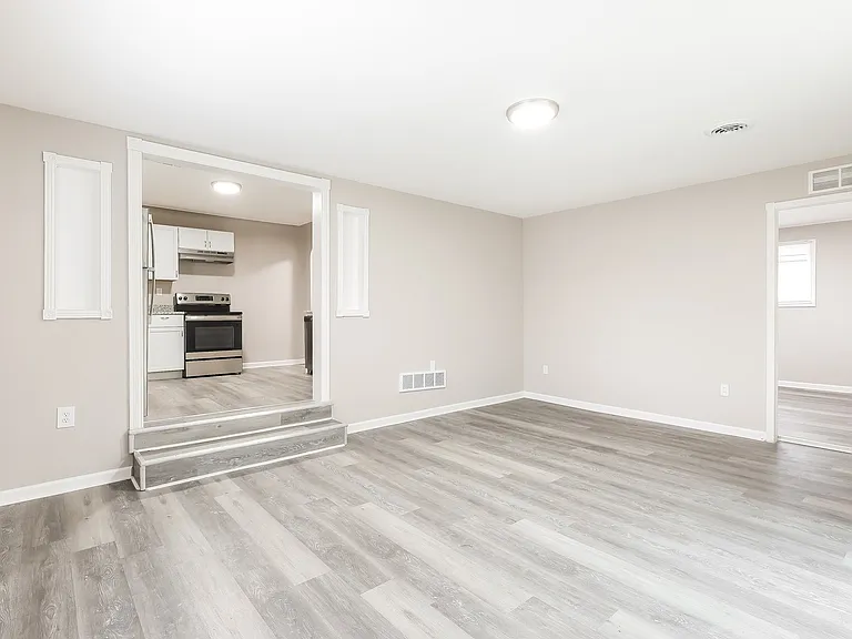 671778_019_living_room_13300103.jpg