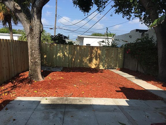 2nd image of 609 N H St