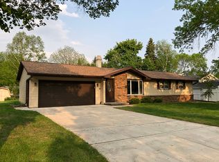 316 McKenzie Ln, Green Bay, WI 54311