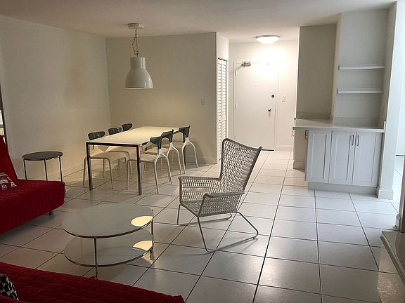 Entrance/dining/living
