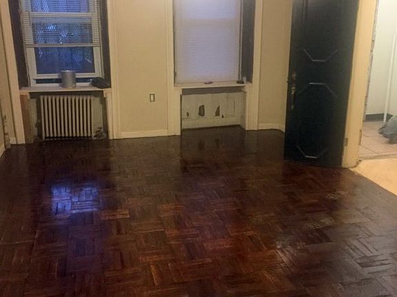 3rd image of 559 Jefferson Ave #1