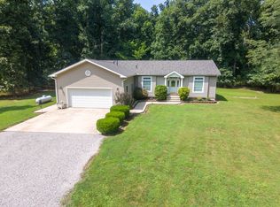 15577 N Stone Ln, Mount Vernon, IL 62864