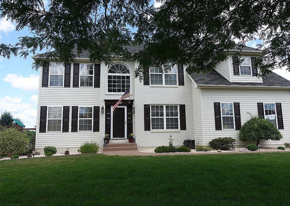 1st image of 759 Seneca Ln