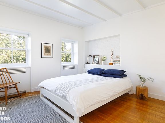 4th image of 246 Sackett St