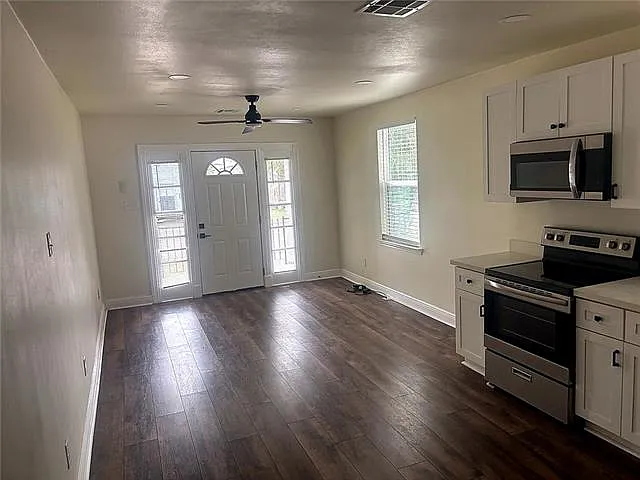 2 bed, 1.0 bath, 700 sqft, $1,450 — Photo 3