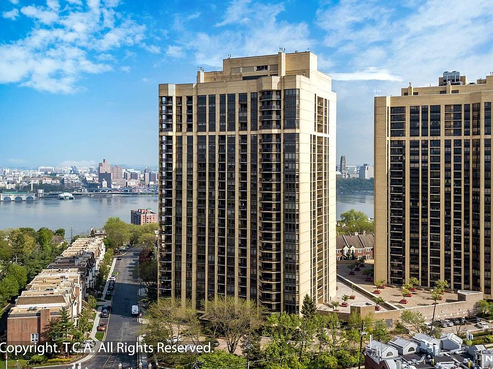 1st image of 900 Palisade Ave APT 8E