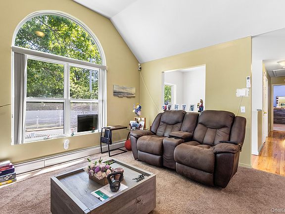 5th image of 49 Oakdale Avenue