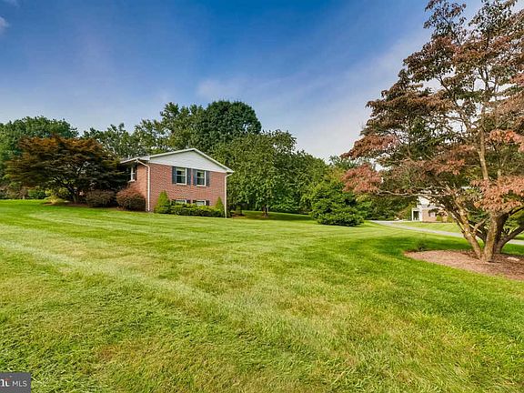 2nd image of 13022 Heil Manor Dr